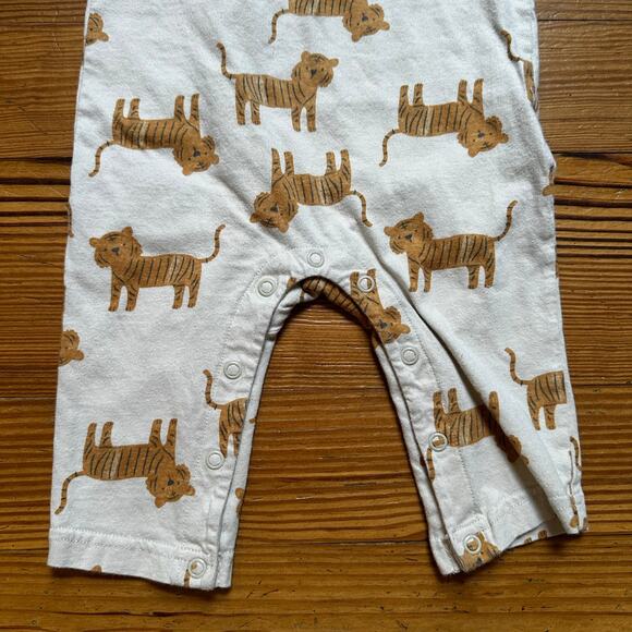 Carter's cream tiger short sleeve one piece SIZE 3-6M - Picture 3 of 4